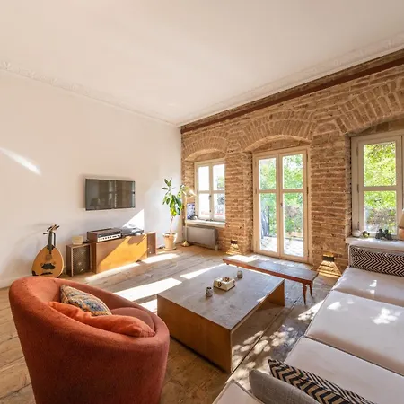 شقة The Riviera Loft : Lovely 1br W/ Stunning Terrace اسطنبول