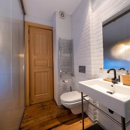 The Riviera Loft : Lovely 1br W/ Stunning Terrace Daire İstanbul